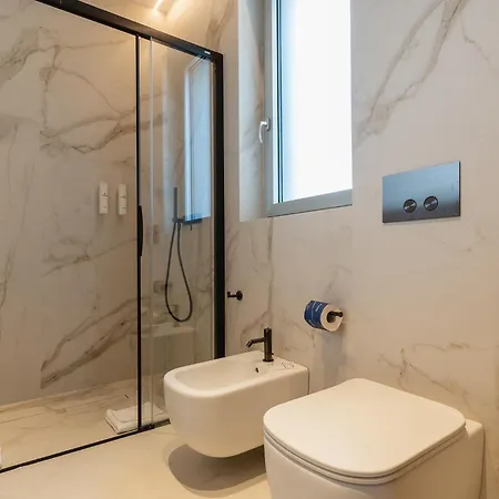 Park Penthouse & Pool - Heated Pool - Couette-café Bari