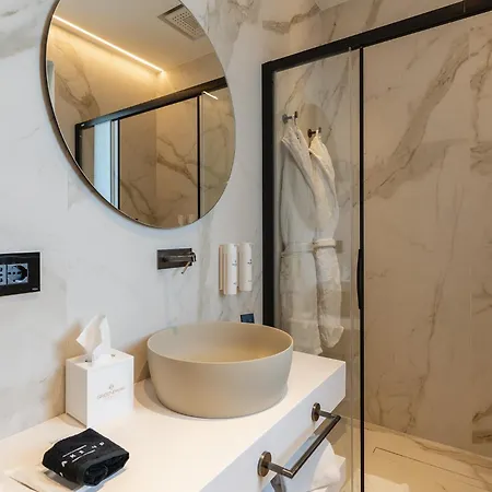 Park Penthouse & Pool - Heated Pool - 4* Bari