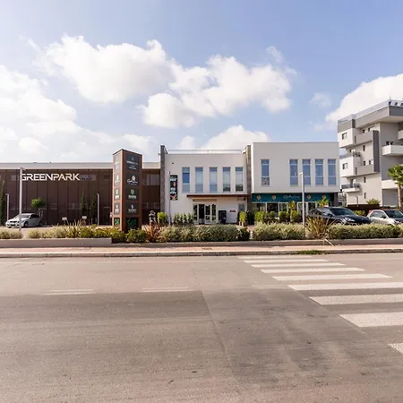 Park Penthouse & Pool - Heated Pool - Bari