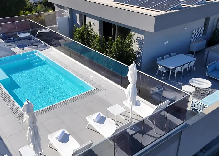 Park Penthouse & Pool - Heated Pool - Μπάρι