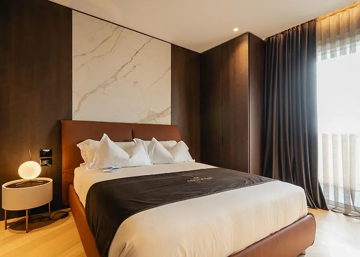 Park Penthouse & Pool - Heated Pool - Bed and Breakfast 4*