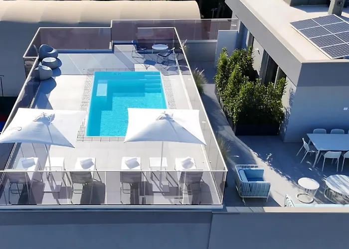 Park Penthouse & Pool - Heated Pool - 4* Μπάρι