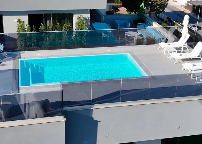 Bed and Breakfast Park Penthouse & Pool - Heated Pool -