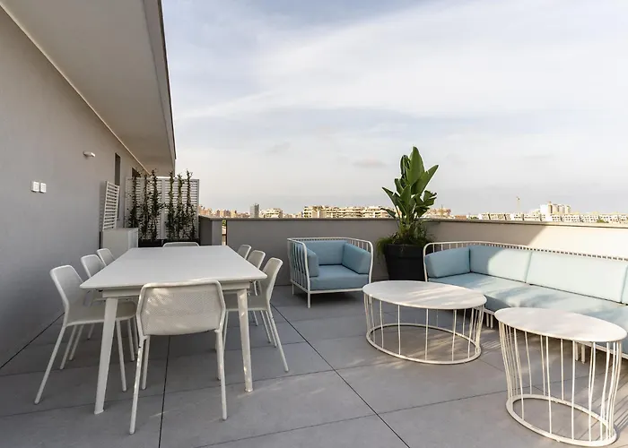 Park Penthouse & Pool - Heated Pool - 4* Μπάρι