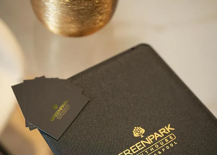 Park Penthouse & Pool - Heated Pool - 4* Μπάρι