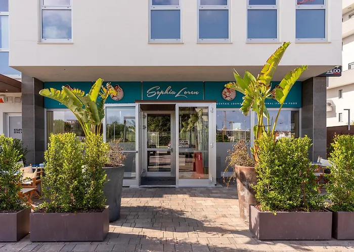 Bed and Breakfast Park Penthouse & Pool - Heated Pool -