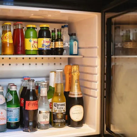 Park Penthouse & Pool - Heated Pool - Bed and Breakfast Μπάρι