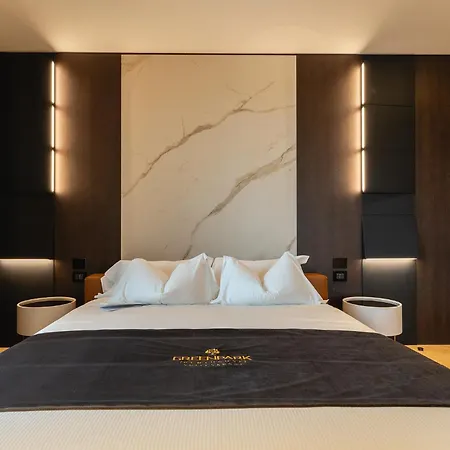 Park Penthouse Suite&pool - Heated Pool - 4* Bari