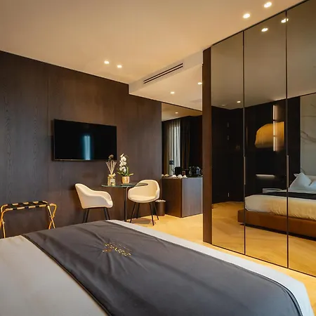 Park Penthouse & Pool - Heated Pool - Bed and Breakfast Μπάρι