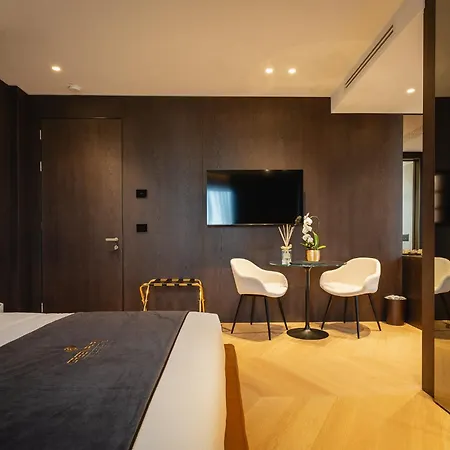 לינה וארוחת בוקר Park Penthouse & Pool - Heated Pool - 4*