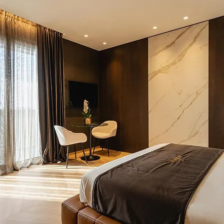 לינה וארוחת בוקר Park Penthouse & Pool - Heated Pool - 4*