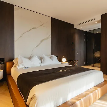 Park Penthouse Suite&pool - Heated Pool - 4*