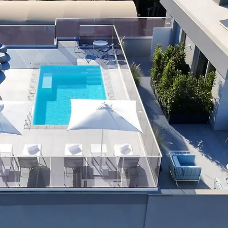Park Penthouse & Pool - Heated Pool - 4* Bari