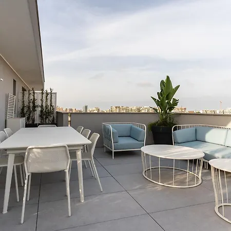 Park Penthouse & Pool - Heated Pool - 4* Bari