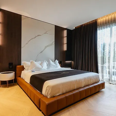 Park Penthouse & Pool - Heated Pool - Bed and Breakfast Μπάρι