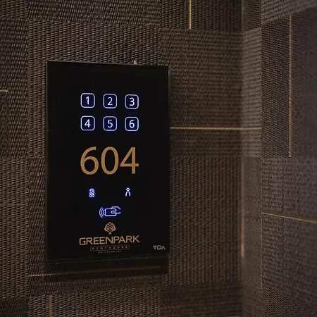 Park Penthouse & Pool - Heated Pool - Μπάρι