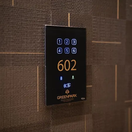 Park Penthouse & Pool - Heated Pool - Bed and Breakfast 4*