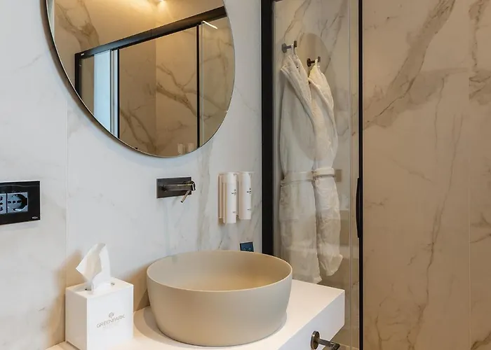 Park Penthouse & Pool - Heated Pool - 4* Bari