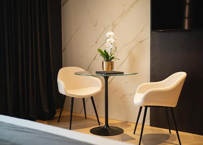 Park Penthouse & Pool - Heated Pool - Bed & Breakfast 4*