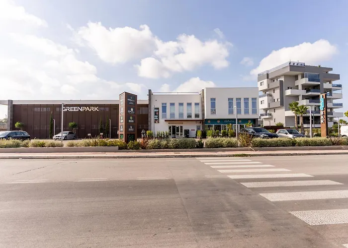 Park Penthouse & Pool - Heated Pool - Bari