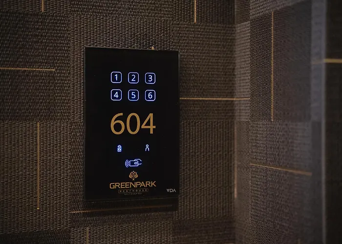 Park Penthouse & Pool - Heated Pool - Bari