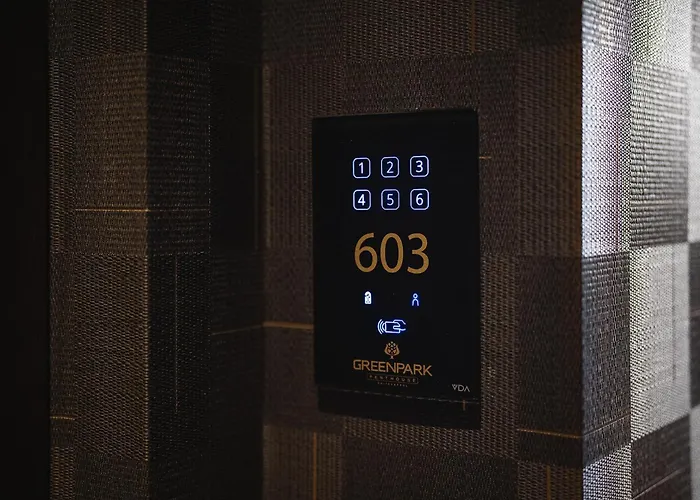 Park Penthouse & Pool - Heated Pool - 4* Bari